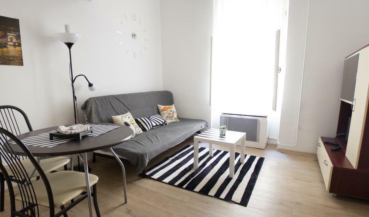 Minion & Snoopy Apartamento